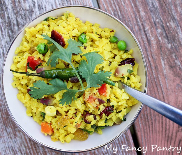 pohe, bombay pohe, bombay snacks, vegan indian food, easy rice dish, indian breakfast, vegan indian breakfast, rice breakfast